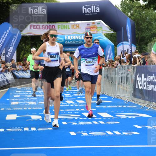 29.06.2025 - hella hamburg halbmarathon Strokosch-Dieckow http://msf.ph/oto/8500635 29.06.2025 10:53:18 Ziel 1683, 1727, 2074, 2354, 4065, 6198, 6629, 6942, 7312, 7383, 8273, 8361, 8651, 9142, 11844, 12490, 12875, 13997, 15179, 15681, 15838, 16929, 18134, 18901 meine-sportfotos.de