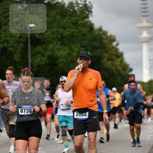 29.06.2025 - hella hamburg halbmarathon Dr. Thomas Lammeyer http://msf.ph/oto/8500639 29.06.2025 10:24:42 Kennedybrücke 1011, 1046, 1069, 1154, 1471, 1474, 1534, 2053, 2064, 2834, 3733, 3842, 4154, 4166, 4288, 4422, 4754, 4869, 5181, 5659, 5831, 5937, 6608, 6844, 6951, 7101, 7131, 7519, 7739, 8025, 8462, 8588, 8738, 8940, 9005, 9011, 9236, 9873, 10039, 10041, 10414, 10595, 10613, 10647, 10754, 11100 meine-sportfotos.de