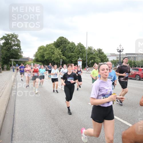 29.06.2025 - hella hamburg halbmarathon Jannik Wohlers http://msf.ph/oto/8500648 29.06.2025 10:57:24 Lombardsbrücke 1123, 1242, 1248, 1265, 2015, 2451, 2567, 2900, 3191, 3644, 3954, 4059, 4521, 4830, 5632, 5736, 6916, 7172, 7193, 7556, 8159, 8474, 8708, 8713, 8773, 9059, 9233, 9318, 9394, 9496, 9607, 9613, 9840, 10070, 10352, 10380, 10461, 10513, 10551, 10578, 10629, 10630, 10912, 11013, 11026, 11193, 11266, 11267, 11377, 12172, 13131, 13176, 13340, 13352, 13882, 14256, 14290, 14453, 15552, 15800, 15956, 16082 meine-sportfotos.de