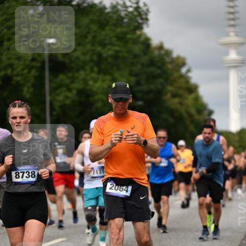 29.06.2025 - hella hamburg halbmarathon Dr. Thomas Lammeyer http://msf.ph/oto/8500649 29.06.2025 10:24:43 Kennedybrücke 1011, 1046, 1069, 1154, 1471, 1474, 1534, 2053, 2064, 2834, 3733, 3842, 4154, 4166, 4288, 4422, 4754, 4869, 5181, 5831, 5937, 6608, 6844, 6951, 7101, 7131, 7739, 8025, 8462, 8588, 8738, 8940, 9005, 9011, 9236, 9873, 10039, 10041, 10595, 10613, 10647, 10754, 11100 meine-sportfotos.de