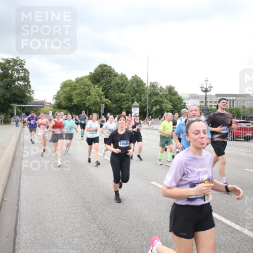 29.06.2025 - hella hamburg halbmarathon Jannik Wohlers http://msf.ph/oto/8500651 29.06.2025 10:57:24 Lombardsbrücke 1123, 1242, 1248, 1265, 2015, 2451, 2567, 2900, 3191, 3644, 3954, 4059, 4521, 4830, 5632, 5736, 6916, 7172, 7193, 7556, 8159, 8474, 8708, 8713, 8773, 9059, 9233, 9318, 9394, 9496, 9607, 9613, 9840, 10070, 10352, 10380, 10461, 10513, 10551, 10578, 10629, 10630, 10912, 11013, 11026, 11193, 11266, 11267, 11377, 12172, 13131, 13176, 13340, 13352, 13882, 14256, 14290, 14453, 15552, 15800, 15956, 16082 meine-sportfotos.de