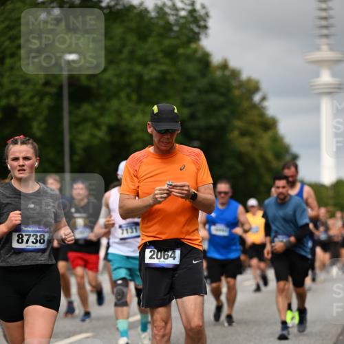 29.06.2025 - hella hamburg halbmarathon Dr. Thomas Lammeyer http://msf.ph/oto/8500653 29.06.2025 10:24:43 Kennedybrücke 1011, 1046, 1069, 1154, 1471, 1474, 1534, 2053, 2064, 2834, 3733, 3842, 4154, 4166, 4288, 4422, 4754, 4869, 5181, 5831, 5937, 6608, 6844, 6951, 7101, 7131, 7739, 8025, 8462, 8588, 8738, 8940, 9005, 9011, 9236, 9873, 10039, 10041, 10595, 10613, 10647, 10754, 11100 meine-sportfotos.de