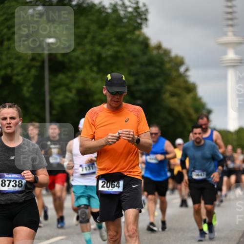 29.06.2025 - hella hamburg halbmarathon Dr. Thomas Lammeyer http://msf.ph/oto/8500657 29.06.2025 10:24:43 Kennedybrücke 1011, 1046, 1069, 1154, 1471, 1474, 1534, 2053, 2064, 2834, 3733, 3842, 4154, 4166, 4288, 4422, 4754, 4869, 5181, 5831, 5937, 6608, 6844, 6951, 7101, 7131, 7739, 8025, 8462, 8588, 8738, 8940, 9005, 9011, 9236, 9873, 10039, 10041, 10595, 10613, 10647, 10754, 11100 meine-sportfotos.de