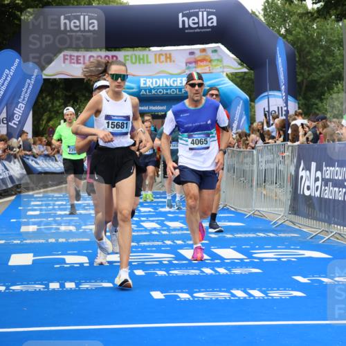 29.06.2025 - hella hamburg halbmarathon Strokosch-Dieckow http://msf.ph/oto/8500658 29.06.2025 10:53:18 Ziel 1683, 1727, 2074, 2354, 4065, 6198, 6629, 6942, 7312, 7383, 8273, 8361, 8651, 9142, 11844, 12490, 12875, 13997, 15179, 15681, 15838, 16929, 18134, 18901 meine-sportfotos.de