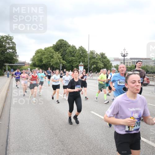 29.06.2025 - hella hamburg halbmarathon Jannik Wohlers http://msf.ph/oto/8500660 29.06.2025 10:57:24 Lombardsbrücke 1123, 1242, 1248, 1265, 2015, 2451, 2567, 2900, 3191, 3644, 3954, 4059, 4521, 4830, 5632, 5736, 6916, 7172, 7193, 7556, 8159, 8474, 8708, 8713, 8773, 9059, 9233, 9318, 9394, 9496, 9607, 9613, 9840, 10070, 10352, 10380, 10461, 10513, 10551, 10578, 10629, 10630, 10912, 11013, 11026, 11193, 11266, 11267, 11377, 12172, 13131, 13176, 13340, 13352, 13882, 14256, 14290, 14453, 15552, 15800, 15956, 16082 meine-sportfotos.de