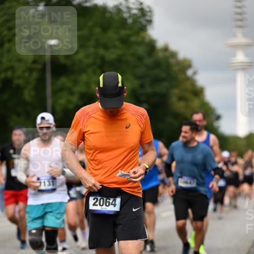29.06.2025 - hella hamburg halbmarathon Dr. Thomas Lammeyer http://msf.ph/oto/8500700 29.06.2025 10:24:44 Kennedybrücke 1011, 1046, 1069, 1154, 1471, 1474, 1534, 2053, 2064, 2834, 3733, 3842, 4154, 4166, 4288, 4422, 4754, 4869, 5181, 5811, 5831, 5937, 6608, 6844, 6951, 7101, 7131, 8025, 8588, 8738, 8940, 9005, 9011, 9236, 9873, 10039, 10041, 10595, 10613, 10647, 10754, 11100 meine-sportfotos.de