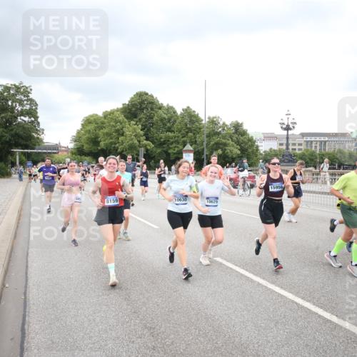 29.06.2025 - hella hamburg halbmarathon Jannik Wohlers http://msf.ph/oto/8500702 29.06.2025 10:57:25 Lombardsbrücke 1123, 1242, 1248, 1265, 2015, 2451, 2567, 2900, 3191, 3644, 3954, 4059, 4521, 4830, 5632, 6337, 6916, 7172, 7193, 7556, 8159, 8474, 8708, 8713, 8773, 9059, 9233, 9318, 9394, 9398, 9436, 9607, 9613, 9840, 10070, 10352, 10380, 10461, 10513, 10551, 10578, 10629, 10630, 10912, 11013, 11026, 11193, 11266, 11267, 11377, 13176, 13352, 13882, 14256, 14290, 14453, 14507, 15552, 15800, 15956, 16082 meine-sportfotos.de
