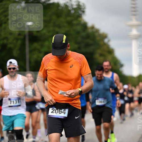 29.06.2025 - hella hamburg halbmarathon Dr. Thomas Lammeyer http://msf.ph/oto/8500708 29.06.2025 10:24:44 Kennedybrücke 1011, 1046, 1069, 1154, 1471, 1474, 1534, 2053, 2064, 2834, 3733, 3842, 4154, 4166, 4288, 4422, 4754, 4869, 5181, 5811, 5831, 5937, 6608, 6844, 6951, 7101, 7131, 8025, 8588, 8738, 8940, 9005, 9011, 9236, 9873, 10039, 10041, 10595, 10613, 10647, 10754, 11100 meine-sportfotos.de