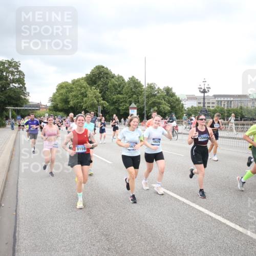 29.06.2025 - hella hamburg halbmarathon Jannik Wohlers http://msf.ph/oto/8500709 29.06.2025 10:57:25 Lombardsbrücke 1123, 1242, 1248, 1265, 2015, 2451, 2567, 2900, 3191, 3644, 3954, 4059, 4521, 4830, 5632, 6337, 6916, 7172, 7193, 7556, 8159, 8474, 8708, 8713, 8773, 9059, 9233, 9318, 9394, 9398, 9436, 9607, 9613, 9840, 10070, 10352, 10380, 10461, 10513, 10551, 10578, 10629, 10630, 10912, 11013, 11026, 11193, 11266, 11267, 11377, 13176, 13352, 13882, 14256, 14290, 14453, 14507, 15552, 15800, 15956, 16082 meine-sportfotos.de