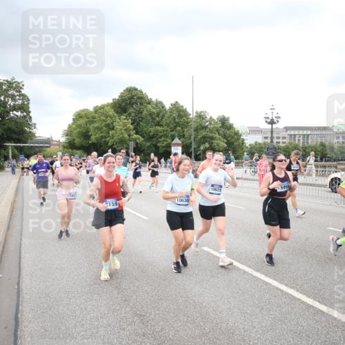 29.06.2025 - hella hamburg halbmarathon Jannik Wohlers http://msf.ph/oto/8500714 29.06.2025 10:57:25 Lombardsbrücke 1123, 1242, 1248, 1265, 2015, 2451, 2567, 2900, 3191, 3644, 3954, 4059, 4521, 4830, 5632, 6337, 6916, 7172, 7193, 7556, 8159, 8474, 8708, 8713, 8773, 9059, 9233, 9318, 9394, 9398, 9436, 9607, 9613, 9840, 10070, 10352, 10380, 10461, 10513, 10551, 10578, 10629, 10630, 10912, 11013, 11026, 11193, 11266, 11267, 11377, 13176, 13352, 13882, 14256, 14290, 14453, 14507, 15552, 15800, 15956, 16082 meine-sportfotos.de
