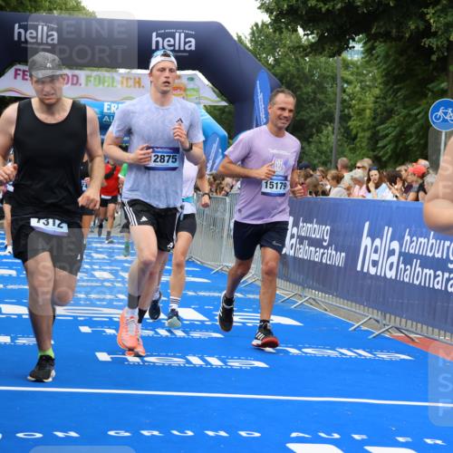 29.06.2025 - hella hamburg halbmarathon Strokosch-Dieckow http://msf.ph/oto/8500723 29.06.2025 10:53:14 Ziel 1683, 2074, 2111, 2354, 4065, 7312, 7383, 8273, 8361, 9142, 11844, 12490, 12875, 15179, 15681, 15838, 16929, 16986, 18134, 18901 meine-sportfotos.de