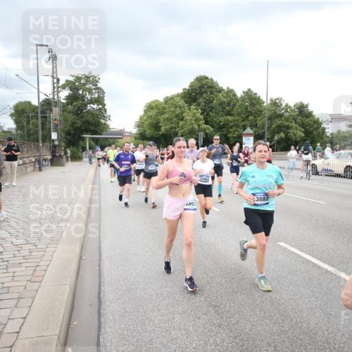 29.06.2025 - hella hamburg halbmarathon Jannik Wohlers http://msf.ph/oto/8500748 29.06.2025 10:57:26 Lombardsbrücke 1123, 1242, 1248, 1265, 2015, 2451, 2567, 2900, 3191, 3644, 3954, 4059, 4521, 4830, 5632, 6316, 6337, 6916, 7172, 7193, 7556, 8159, 8474, 8713, 8773, 9059, 9233, 9318, 9394, 9398, 9436, 9607, 9613, 9840, 10070, 10352, 10380, 10461, 10513, 10551, 10560, 10578, 10629, 10630, 10912, 11013, 11026, 11193, 11263, 11266, 11267, 11353, 11377, 13176, 13352, 13364, 13804, 13882, 14290, 14453, 14507, 15510, 15552, 15800, 15956, 16082 meine-sportfotos.de