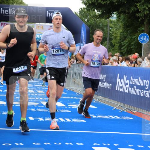 29.06.2025 - hella hamburg halbmarathon Strokosch-Dieckow http://msf.ph/oto/8500764 29.06.2025 10:53:15 Ziel 1683, 1727, 2074, 2111, 2354, 4065, 7312, 7383, 8273, 8361, 8651, 9142, 11844, 12490, 12875, 15179, 15681, 15838, 16929, 16986, 18134, 18901 meine-sportfotos.de