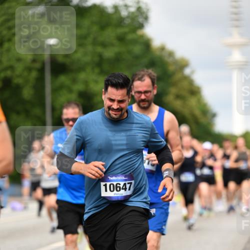 29.06.2025 - hella hamburg halbmarathon Dr. Thomas Lammeyer http://msf.ph/oto/8500797 29.06.2025 10:24:47 Kennedybrücke 1011, 1046, 1069, 1154, 1471, 1474, 1534, 2053, 2064, 2101, 2834, 3733, 3842, 4154, 4166, 4288, 4422, 4754, 4869, 5181, 5811, 5812, 5831, 5937, 6608, 6844, 6951, 7101, 7131, 8025, 8113, 8146, 8588, 8738, 8940, 9005, 9011, 9236, 9873, 9981, 10039, 10041, 10595, 10613, 10647, 10754, 11100 meine-sportfotos.de