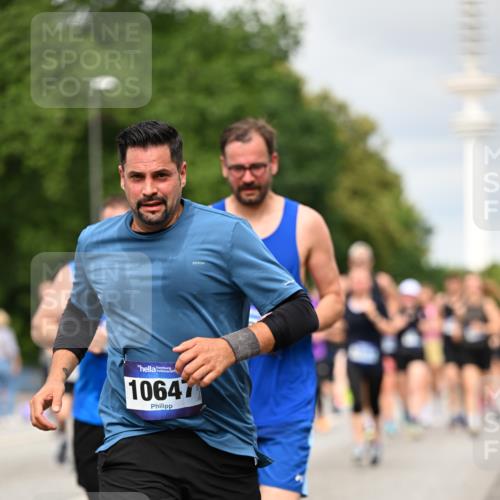 29.06.2025 - hella hamburg halbmarathon Dr. Thomas Lammeyer http://msf.ph/oto/8500812 29.06.2025 10:24:47 Kennedybrücke 1011, 1046, 1069, 1154, 1471, 1474, 1534, 2053, 2064, 2101, 2834, 3733, 3842, 4154, 4166, 4288, 4422, 4754, 4869, 5181, 5811, 5812, 5831, 5937, 6608, 6844, 6951, 7101, 7131, 8025, 8113, 8146, 8588, 8738, 8940, 9005, 9011, 9236, 9873, 9981, 10039, 10041, 10595, 10613, 10647, 10754, 11100 meine-sportfotos.de