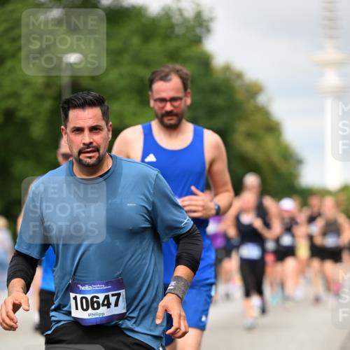 29.06.2025 - hella hamburg halbmarathon Dr. Thomas Lammeyer http://msf.ph/oto/8500819 29.06.2025 10:24:47 Kennedybrücke 1011, 1046, 1069, 1154, 1471, 1474, 1534, 2053, 2064, 2101, 2834, 3733, 3842, 4154, 4166, 4288, 4422, 4754, 4869, 5181, 5811, 5812, 5831, 5937, 6608, 6844, 6951, 7101, 7131, 8025, 8113, 8146, 8588, 8738, 8940, 9005, 9011, 9236, 9873, 9981, 10039, 10041, 10595, 10613, 10647, 10754, 11100 meine-sportfotos.de
