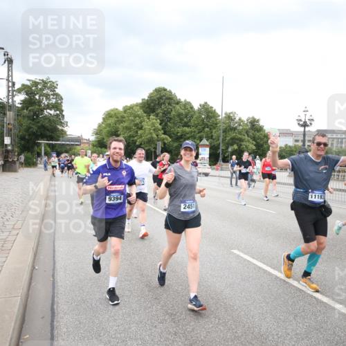 29.06.2025 - hella hamburg halbmarathon Jannik Wohlers http://msf.ph/oto/8500863 29.06.2025 10:57:28 Lombardsbrücke 1123, 1242, 1248, 1388, 2015, 2451, 2567, 2900, 3191, 3644, 3936, 3954, 4059, 4429, 4521, 4830, 6316, 6337, 6916, 7172, 7193, 7556, 8159, 8474, 8713, 8773, 9059, 9394, 9398, 9436, 9607, 9613, 9840, 10070, 10352, 10380, 10461, 10513, 10551, 10560, 10578, 10629, 10630, 10737, 10912, 11013, 11026, 11193, 11263, 11266, 11267, 11353, 11377, 11392, 11732, 13176, 13352, 13358, 13364, 13553, 13804, 13882, 14290, 14453, 14507, 14685, 15510, 15552, 15800, 15956, 16082 meine-sportfotos.de