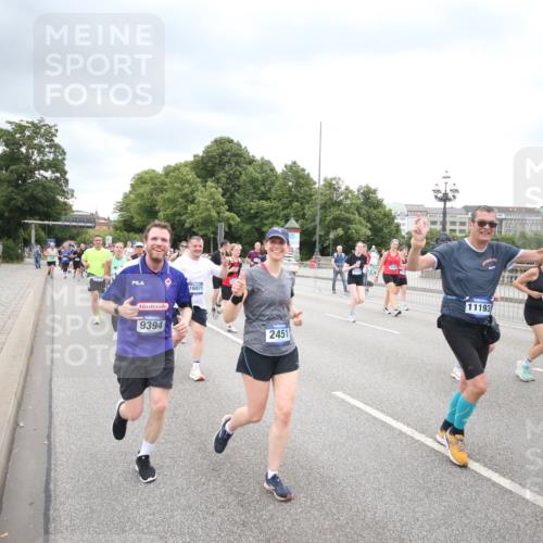 29.06.2025 - hella hamburg halbmarathon Jannik Wohlers http://msf.ph/oto/8500870 29.06.2025 10:57:29 Lombardsbrücke 1123, 1248, 1388, 2015, 2451, 2567, 2900, 3191, 3644, 3936, 4059, 4429, 4521, 5676, 6316, 6337, 6916, 7172, 7193, 7556, 8159, 8474, 8713, 8773, 9059, 9180, 9394, 9398, 9436, 9613, 9840, 10070, 10352, 10380, 10461, 10513, 10551, 10560, 10578, 10629, 10630, 10737, 10912, 11013, 11026, 11193, 11263, 11266, 11267, 11353, 11377, 11392, 11732, 13176, 13352, 13358, 13364, 13553, 13804, 13882, 14290, 14453, 14507, 14685, 15510, 15552, 15800, 15956, 16082 meine-sportfotos.de