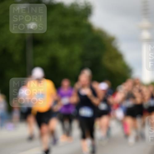 29.06.2025 - hella hamburg halbmarathon Dr. Thomas Lammeyer http://msf.ph/oto/8500902 29.06.2025 10:24:49 Kennedybrücke 1011, 1046, 1069, 1154, 1471, 1474, 1534, 2053, 2064, 2101, 2834, 3733, 3842, 4154, 4166, 4288, 4422, 4754, 4869, 5181, 5811, 5812, 5831, 6608, 6844, 6951, 7101, 7131, 8025, 8113, 8146, 8738, 8940, 9005, 9011, 9236, 9873, 9981, 10039, 10041, 10585, 10595, 10613, 10647, 10754, 11100 meine-sportfotos.de