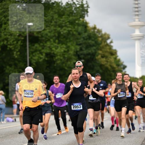 29.06.2025 - hella hamburg halbmarathon Dr. Thomas Lammeyer http://msf.ph/oto/8500911 29.06.2025 10:24:50 Kennedybrücke 1011, 1046, 1069, 1154, 1471, 1474, 2053, 2064, 2101, 2834, 3733, 3842, 4154, 4166, 4288, 4422, 4754, 4869, 5181, 5811, 5812, 5831, 6608, 6844, 6951, 7131, 8025, 8113, 8146, 8738, 8940, 9005, 9011, 9236, 9873, 9981, 10039, 10041, 10585, 10613, 10647, 10754, 11100 meine-sportfotos.de