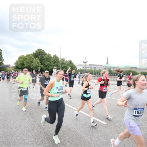 29.06.2025 - hella hamburg halbmarathon Jannik Wohlers http://msf.ph/oto/8500926 29.06.2025 10:57:31 Lombardsbrücke 1388, 2015, 2451, 2567, 2900, 3644, 3936, 4059, 4429, 5676, 6316, 6337, 7193, 7556, 7977, 7990, 8159, 8474, 8713, 8773, 9059, 9180, 9319, 9394, 9398, 9436, 9481, 9613, 9832, 9840, 10070, 10352, 10380, 10461, 10513, 10551, 10560, 10578, 10629, 10630, 10635, 10737, 10912, 11013, 11026, 11193, 11263, 11266, 11267, 11353, 11377, 11392, 11732, 12122, 13176, 13352, 13358, 13364, 13553, 13804, 13882, 14290, 14453, 14507, 14685, 15510, 15552, 15800, 15956, 16082, 16349 meine-sportfotos.de