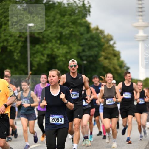 29.06.2025 - hella hamburg halbmarathon Dr. Thomas Lammeyer http://msf.ph/oto/8500940 29.06.2025 10:24:51 Kennedybrücke 1011, 1154, 1471, 1474, 2053, 2064, 2101, 2834, 2923, 3733, 3842, 4154, 4166, 4288, 4422, 4754, 4869, 5181, 5811, 5812, 6608, 6844, 6951, 7131, 8025, 8113, 8146, 8738, 8940, 9005, 9011, 9236, 9873, 9981, 10039, 10041, 10585, 10613, 10647, 10754, 11100 meine-sportfotos.de