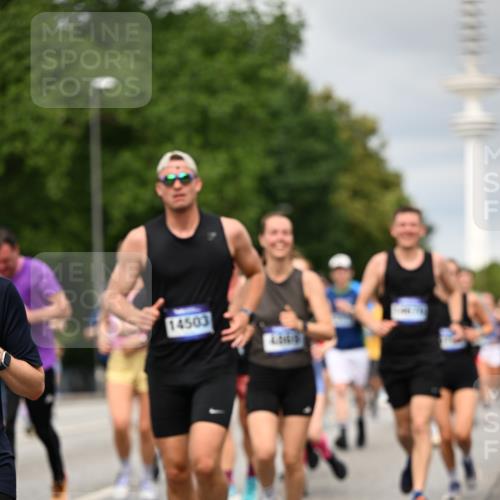 29.06.2025 - hella hamburg halbmarathon Dr. Thomas Lammeyer http://msf.ph/oto/8501005 29.06.2025 10:24:52 Kennedybrücke 1011, 1154, 1471, 2053, 2064, 2101, 2834, 2923, 3781, 3842, 4154, 4166, 4288, 4754, 4869, 5181, 5811, 5812, 6608, 6844, 6951, 7131, 8025, 8113, 8146, 8724, 8738, 8940, 9005, 9011, 9236, 9873, 9981, 10039, 10041, 10350, 10585, 10613, 10647, 10754, 11100, 11145 meine-sportfotos.de