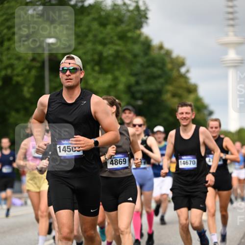 29.06.2025 - hella hamburg halbmarathon Dr. Thomas Lammeyer http://msf.ph/oto/8501025 29.06.2025 10:24:53 Kennedybrücke 1011, 1154, 1471, 2053, 2064, 2101, 2834, 2923, 3161, 3781, 3842, 4154, 4166, 4288, 4754, 4869, 5181, 5811, 5812, 6608, 6844, 6951, 7131, 8025, 8113, 8146, 8724, 8738, 8940, 9005, 9011, 9236, 9873, 9981, 10039, 10041, 10350, 10585, 10613, 10647, 10754, 11100, 11145 meine-sportfotos.de