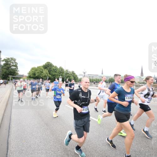 29.06.2025 - hella hamburg halbmarathon Jannik Wohlers http://msf.ph/oto/8501046 29.06.2025 10:57:39 Lombardsbrücke 1388, 2169, 2273, 2275, 3644, 3936, 4429, 5676, 5782, 6316, 6337, 7193, 7556, 7783, 7977, 7990, 8439, 8440, 8441, 8442, 8474, 8512, 8713, 8773, 8888, 9180, 9319, 9398, 9436, 9481, 9832, 10058, 10380, 10560, 10635, 10737, 10912, 10937, 11037, 11263, 11353, 11392, 11615, 11636, 11732, 12122, 13176, 13218, 13352, 13358, 13364, 13553, 13804, 14453, 14507, 14533, 14634, 14685, 15282, 15510, 15552, 15800, 15916, 16329, 16349, 17881 meine-sportfotos.de