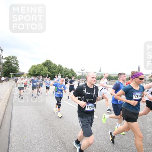 29.06.2025 - hella hamburg halbmarathon Jannik Wohlers http://msf.ph/oto/8501048 29.06.2025 10:57:39 Lombardsbrücke 1388, 2169, 2273, 2275, 3644, 3936, 4429, 5676, 5782, 6316, 6337, 7193, 7556, 7783, 7977, 7990, 8439, 8440, 8441, 8442, 8474, 8512, 8713, 8773, 8888, 9180, 9319, 9398, 9436, 9481, 9832, 10058, 10380, 10560, 10635, 10737, 10912, 10937, 11037, 11263, 11353, 11392, 11615, 11636, 11732, 12122, 13176, 13218, 13352, 13358, 13364, 13553, 13804, 14453, 14507, 14533, 14634, 14685, 15282, 15510, 15552, 15800, 15916, 16329, 16349, 17881 meine-sportfotos.de
