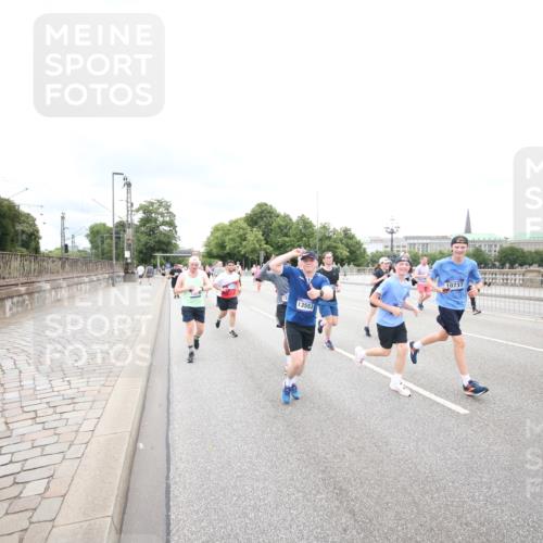 29.06.2025 - hella hamburg halbmarathon Jannik Wohlers http://msf.ph/oto/8501093 29.06.2025 10:57:40 Lombardsbrücke 1388, 2169, 2273, 2275, 3644, 3936, 4429, 5104, 5676, 5782, 6316, 6337, 7262, 7556, 7783, 7977, 7990, 8439, 8440, 8441, 8442, 8512, 8713, 8888, 9180, 9319, 9398, 9436, 9481, 9832, 10058, 10380, 10560, 10635, 10737, 10937, 11037, 11263, 11353, 11392, 11615, 11636, 11732, 12122, 13176, 13218, 13352, 13358, 13364, 13553, 13804, 14453, 14507, 14533, 14634, 14685, 15282, 15510, 15552, 15916, 16329, 16349, 17881 meine-sportfotos.de