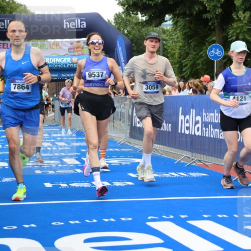 29.06.2025 - hella hamburg halbmarathon Strokosch-Dieckow http://msf.ph/oto/8501094 29.06.2025 10:53:04 Ziel 2111, 2208, 3059, 3258, 3334, 4121, 7509, 7864, 8587, 9093, 9537, 12155, 12367, 12519, 12910, 14323, 14791, 15430, 16986, 18590, 18720, 19208 meine-sportfotos.de