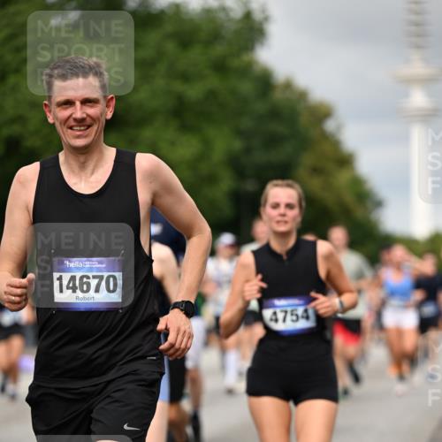 29.06.2025 - hella hamburg halbmarathon Dr. Thomas Lammeyer http://msf.ph/oto/8501107 29.06.2025 10:24:55 Kennedybrücke 1011, 2053, 2064, 2101, 2834, 2923, 3161, 3781, 3842, 4154, 4166, 4288, 4754, 4869, 5181, 5811, 5812, 6608, 6844, 6951, 7131, 8025, 8113, 8146, 8724, 8738, 8940, 9005, 9011, 9236, 9873, 9981, 10039, 10041, 10350, 10585, 10613, 10647, 10754, 11100, 11145 meine-sportfotos.de