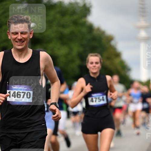 29.06.2025 - hella hamburg halbmarathon Dr. Thomas Lammeyer http://msf.ph/oto/8501111 29.06.2025 10:24:55 Kennedybrücke 1011, 2053, 2064, 2101, 2834, 2923, 3161, 3781, 3842, 4154, 4166, 4288, 4754, 4869, 5181, 5811, 5812, 6608, 6844, 6951, 7131, 8025, 8113, 8146, 8724, 8738, 8940, 9005, 9011, 9236, 9873, 9981, 10039, 10041, 10350, 10585, 10613, 10647, 10754, 11100, 11145 meine-sportfotos.de
