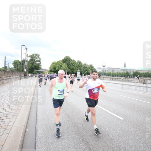 29.06.2025 - hella hamburg halbmarathon Jannik Wohlers http://msf.ph/oto/8501138 29.06.2025 10:57:42 Lombardsbrücke 1388, 2169, 2273, 2275, 3644, 3936, 4117, 4429, 5104, 5676, 5782, 6316, 6337, 6825, 7262, 7556, 7783, 7977, 7990, 8439, 8440, 8441, 8442, 8512, 8713, 8888, 9180, 9319, 9398, 9436, 9481, 9832, 10058, 10380, 10462, 10560, 10635, 10737, 10937, 11037, 11263, 11353, 11392, 11615, 11636, 11732, 12122, 13218, 13352, 13358, 13364, 13469, 13553, 13804, 14453, 14507, 14533, 14634, 14685, 15282, 15510, 15552, 15916, 16329, 16349, 17881 meine-sportfotos.de