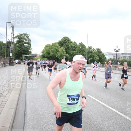 29.06.2025 - hella hamburg halbmarathon Jannik Wohlers http://msf.ph/oto/8501146 29.06.2025 10:57:43 Lombardsbrücke 1001, 1388, 2043, 2169, 2273, 2275, 3644, 3936, 4117, 4429, 5104, 5676, 5782, 6316, 6337, 6825, 7262, 7556, 7783, 7977, 7990, 8076, 8439, 8440, 8441, 8442, 8512, 8713, 8888, 9180, 9319, 9398, 9436, 9481, 9832, 10058, 10380, 10462, 10560, 10635, 10737, 10937, 11037, 11263, 11353, 11392, 11615, 11636, 11732, 12122, 13218, 13226, 13352, 13358, 13364, 13469, 13553, 13804, 14453, 14507, 14533, 14634, 14685, 15282, 15510, 15552, 15916, 16329, 16349, 17881 meine-sportfotos.de
