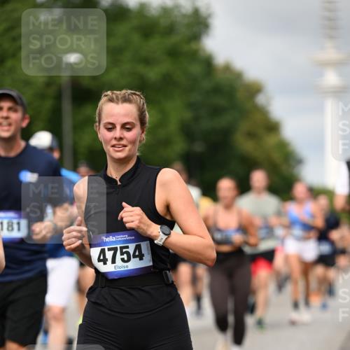 29.06.2025 - hella hamburg halbmarathon Dr. Thomas Lammeyer http://msf.ph/oto/8501154 29.06.2025 10:24:56 Kennedybrücke 1011, 2053, 2064, 2101, 2834, 2923, 2986, 3161, 3781, 3842, 4154, 4166, 4288, 4754, 4869, 5181, 5811, 5812, 6608, 6844, 6951, 7131, 8025, 8113, 8146, 8724, 8738, 8940, 9005, 9011, 9236, 9873, 9981, 10039, 10350, 10585, 10613, 10647, 10754, 11100, 11145 meine-sportfotos.de