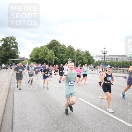 29.06.2025 - hella hamburg halbmarathon Jannik Wohlers http://msf.ph/oto/8501161 29.06.2025 10:57:44 Lombardsbrücke 1001, 1388, 2043, 2169, 2273, 2275, 3644, 3936, 4117, 4429, 5104, 5676, 5782, 6316, 6337, 6825, 7262, 7556, 7664, 7783, 7977, 7990, 8076, 8439, 8440, 8441, 8442, 8512, 8713, 8888, 9180, 9319, 9398, 9436, 9481, 9832, 10058, 10380, 10462, 10560, 10635, 10737, 10937, 11037, 11263, 11353, 11392, 11615, 11636, 11732, 12122, 13218, 13226, 13352, 13358, 13364, 13469, 13553, 13804, 14453, 14507, 14533, 14634, 14685, 15282, 15510, 15552, 15916, 16048, 16329, 16349, 17881 meine-sportfotos.de