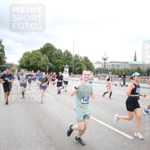 29.06.2025 - hella hamburg halbmarathon Jannik Wohlers http://msf.ph/oto/8501182 29.06.2025 10:57:44 Lombardsbrücke 1001, 1388, 2043, 2169, 2273, 2275, 3644, 3936, 4117, 4429, 5104, 5676, 5782, 6316, 6337, 6825, 7262, 7556, 7664, 7783, 7977, 7990, 8076, 8439, 8440, 8441, 8442, 8512, 8713, 8888, 9180, 9319, 9398, 9436, 9481, 9832, 10058, 10380, 10462, 10560, 10635, 10737, 10937, 11037, 11263, 11353, 11392, 11615, 11636, 11732, 12122, 13218, 13226, 13352, 13358, 13364, 13469, 13553, 13804, 14453, 14507, 14533, 14634, 14685, 15282, 15510, 15552, 15916, 16048, 16329, 16349, 17881 meine-sportfotos.de