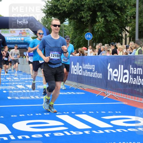 29.06.2025 - hella hamburg halbmarathon Strokosch-Dieckow http://msf.ph/oto/8501209 29.06.2025 10:53:02 Ziel 2111, 2208, 3059, 3258, 3334, 4121, 4770, 5907, 7509, 7864, 8587, 9093, 9537, 12155, 12367, 12519, 12910, 14323, 14791, 15430, 18590, 18720, 19208 meine-sportfotos.de