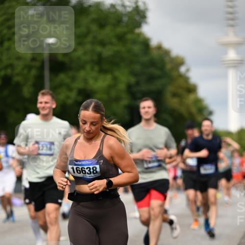 29.06.2025 - hella hamburg halbmarathon Dr. Thomas Lammeyer http://msf.ph/oto/8501244 29.06.2025 10:24:59 Kennedybrücke 1011, 2053, 2101, 2325, 2834, 2923, 2986, 3161, 3781, 3813, 3842, 4082, 4154, 4166, 4288, 4754, 4869, 5181, 5811, 5812, 6275, 6308, 6608, 6844, 6951, 8025, 8113, 8146, 8724, 8940, 9005, 9011, 9236, 9981, 10039, 10350, 10585, 10602, 10613, 10647, 11100, 11145 meine-sportfotos.de
