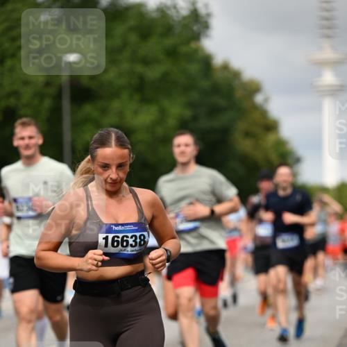 29.06.2025 - hella hamburg halbmarathon Dr. Thomas Lammeyer http://msf.ph/oto/8501256 29.06.2025 10:24:59 Kennedybrücke 1011, 2053, 2101, 2325, 2834, 2923, 2986, 3161, 3781, 3813, 3842, 4082, 4154, 4166, 4288, 4754, 4869, 5181, 5811, 5812, 6275, 6308, 6608, 6844, 6951, 8025, 8113, 8146, 8724, 8940, 9005, 9011, 9236, 9981, 10039, 10350, 10585, 10602, 10613, 10647, 11100, 11145 meine-sportfotos.de