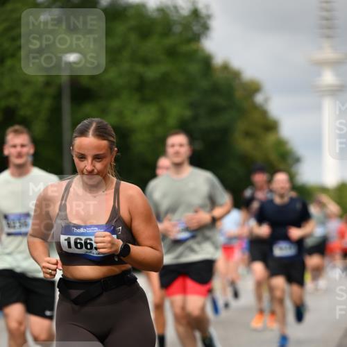 29.06.2025 - hella hamburg halbmarathon Dr. Thomas Lammeyer http://msf.ph/oto/8501259 29.06.2025 10:24:59 Kennedybrücke 1011, 2053, 2101, 2325, 2834, 2923, 2986, 3161, 3781, 3813, 3842, 4082, 4154, 4166, 4288, 4754, 4869, 5181, 5811, 5812, 6275, 6308, 6608, 6844, 6951, 8025, 8113, 8146, 8724, 8940, 9005, 9011, 9236, 9981, 10039, 10350, 10585, 10602, 10613, 10647, 11100, 11145 meine-sportfotos.de