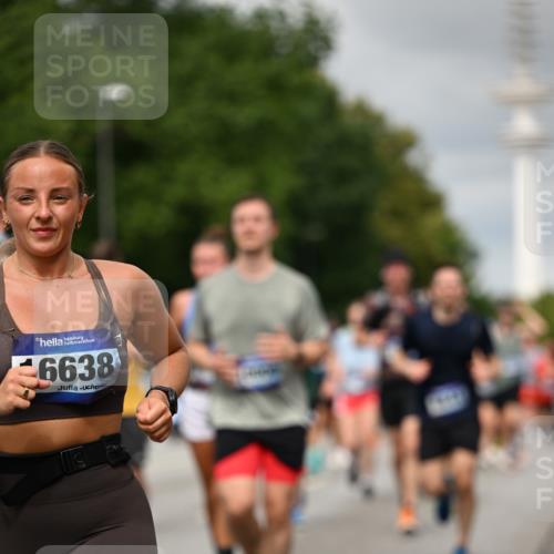 29.06.2025 - hella hamburg halbmarathon Dr. Thomas Lammeyer http://msf.ph/oto/8501271 29.06.2025 10:24:59 Kennedybrücke 1011, 2053, 2101, 2325, 2834, 2923, 2986, 3161, 3781, 3813, 3842, 4082, 4154, 4166, 4288, 4754, 4869, 5181, 5811, 5812, 6275, 6308, 6608, 6844, 6951, 8025, 8113, 8146, 8724, 8940, 9005, 9011, 9236, 9981, 10039, 10350, 10585, 10602, 10613, 10647, 11100, 11145 meine-sportfotos.de