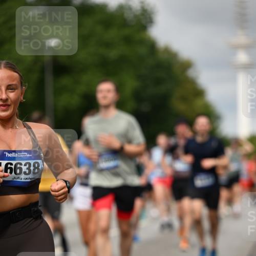 29.06.2025 - hella hamburg halbmarathon Dr. Thomas Lammeyer http://msf.ph/oto/8501277 29.06.2025 10:25:00 Kennedybrücke 1011, 2053, 2101, 2325, 2834, 2923, 2986, 3161, 3781, 3813, 3842, 4082, 4154, 4166, 4288, 4754, 4869, 5181, 5625, 5811, 5812, 6275, 6308, 6608, 6844, 6951, 7608, 8113, 8146, 8724, 8940, 9005, 9011, 9236, 9981, 10039, 10350, 10585, 10602, 10613, 11100, 11145 meine-sportfotos.de