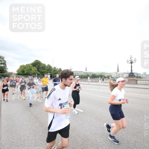 29.06.2025 - hella hamburg halbmarathon Jannik Wohlers http://msf.ph/oto/8501373 29.06.2025 10:57:56 Lombardsbrücke 1001, 1845, 2043, 2169, 2273, 2275, 3540, 3868, 4117, 5104, 5159, 5655, 5782, 5988, 6825, 7262, 7617, 7664, 7783, 8076, 8439, 8440, 8441, 8442, 8888, 9123, 9239, 9636, 10058, 10462, 10473, 10498, 10937, 11708, 12023, 12024, 12310, 12433, 12968, 13218, 13226, 13355, 13356, 13469, 14533, 14584, 14634, 14935, 15916, 15926, 16048, 16329, 16408, 16561, 16878, 17227, 17228, 17881, 18822, 19183 meine-sportfotos.de