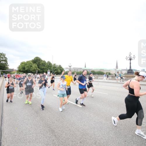 29.06.2025 - hella hamburg halbmarathon Jannik Wohlers http://msf.ph/oto/8501413 29.06.2025 10:57:57 Lombardsbrücke 1001, 1845, 2043, 2273, 2275, 3540, 3868, 4117, 5104, 5159, 5655, 5782, 5988, 6825, 7262, 7617, 7664, 7783, 8076, 8439, 8440, 8441, 8442, 8888, 9123, 9239, 9636, 10462, 10473, 10498, 10937, 11708, 12023, 12024, 12310, 12433, 12968, 13218, 13226, 13355, 13356, 13469, 13547, 14533, 14584, 14634, 14935, 15916, 15926, 16048, 16329, 16408, 16561, 16878, 17227, 17228, 18822, 19183 meine-sportfotos.de