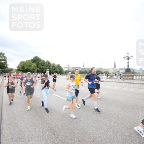 29.06.2025 - hella hamburg halbmarathon Jannik Wohlers http://msf.ph/oto/8501418 29.06.2025 10:57:57 Lombardsbrücke 1001, 1845, 2043, 2273, 2275, 3540, 3868, 4117, 5104, 5159, 5655, 5782, 5988, 6825, 7262, 7617, 7664, 7783, 8076, 8439, 8440, 8441, 8442, 8888, 9123, 9239, 9636, 10462, 10473, 10498, 10937, 11708, 12023, 12024, 12310, 12433, 12968, 13218, 13226, 13355, 13356, 13469, 13547, 14533, 14584, 14634, 14935, 15916, 15926, 16048, 16329, 16408, 16561, 16878, 17227, 17228, 18822, 19183 meine-sportfotos.de