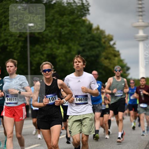 29.06.2025 - hella hamburg halbmarathon Dr. Thomas Lammeyer http://msf.ph/oto/8501419 29.06.2025 10:25:04 Kennedybrücke 1011, 1266, 2053, 2101, 2325, 2383, 2834, 2923, 2986, 3161, 3247, 3434, 3781, 3813, 4082, 4154, 4166, 4288, 4350, 4754, 4869, 5181, 5625, 5811, 5812, 6275, 6308, 6608, 6844, 6951, 7608, 8113, 8146, 8724, 8940, 9005, 9011, 9236, 9501, 9981, 10039, 10350, 10585, 10602, 11145 meine-sportfotos.de
