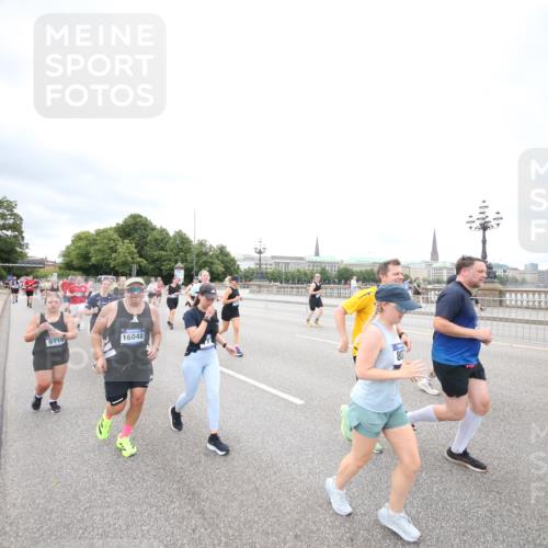 29.06.2025 - hella hamburg halbmarathon Jannik Wohlers http://msf.ph/oto/8501445 29.06.2025 10:57:58 Lombardsbrücke 1001, 1845, 2043, 2273, 2275, 3540, 3868, 4117, 5104, 5159, 5655, 5782, 5988, 6825, 7262, 7617, 7664, 7783, 8076, 8441, 8888, 9123, 9239, 9636, 10462, 10473, 10498, 10937, 11708, 12023, 12024, 12310, 12433, 12968, 13218, 13226, 13355, 13356, 13469, 13547, 14584, 14935, 15926, 16048, 16329, 16408, 16561, 16878, 17227, 17228, 18822, 19183 meine-sportfotos.de